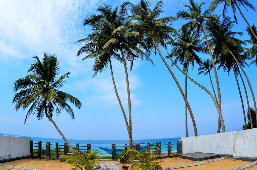 Rainbow Beach Hotel Хикадува Екстериор снимка