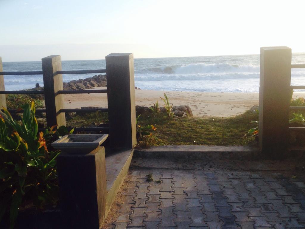Rainbow Beach Hotel Хикадува Екстериор снимка